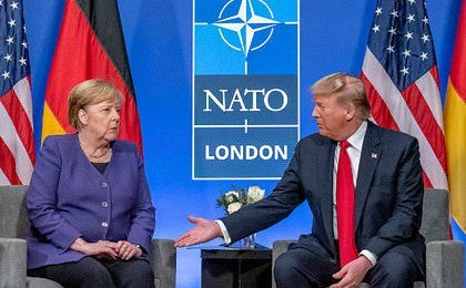 Трамп обсудил с Меркель годовщину Победы