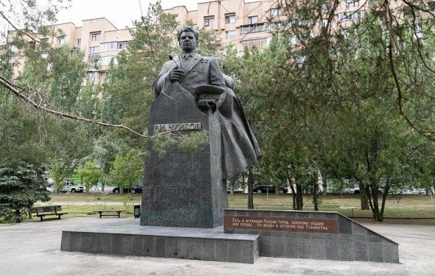 ВОЛГОГРАД. В Волгограде отреставрировали памятник маршалу Чуйкову