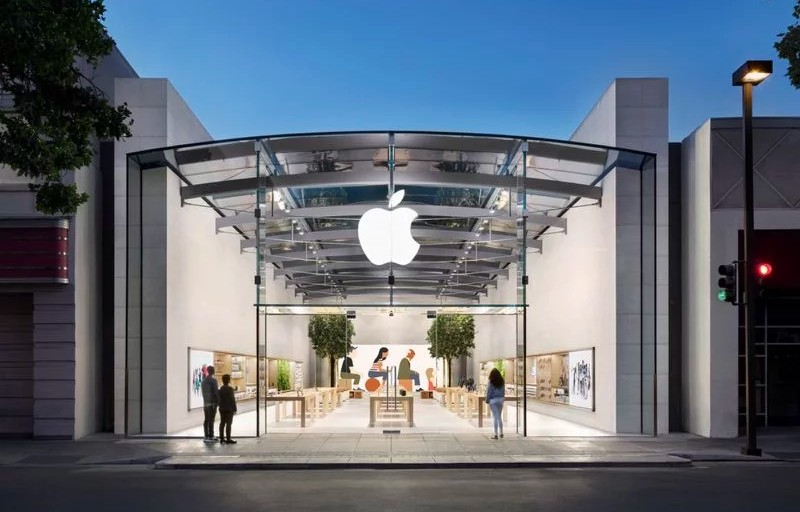Apple намерена закрыть несколько магазинов в США из-за коронавируса