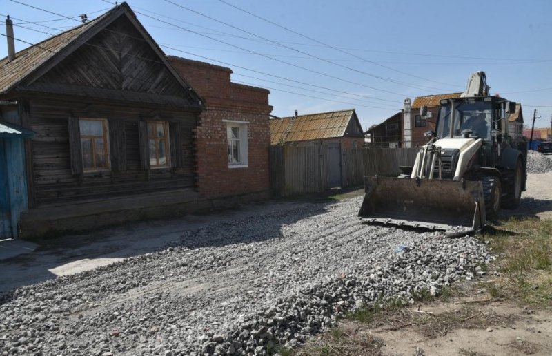 АСТРАХАНЬ. В поселках Советский и Янго-Аул подсыпают грунтовые дороги