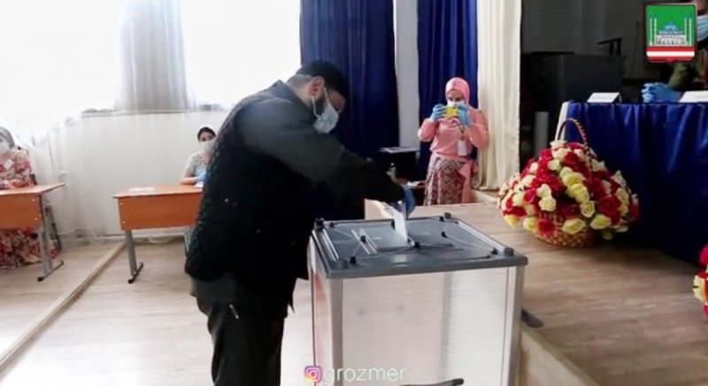 ЧЕЧНЯ. Мэр Грозного принял участие в голосовании по поправкам в Конституцию РФ