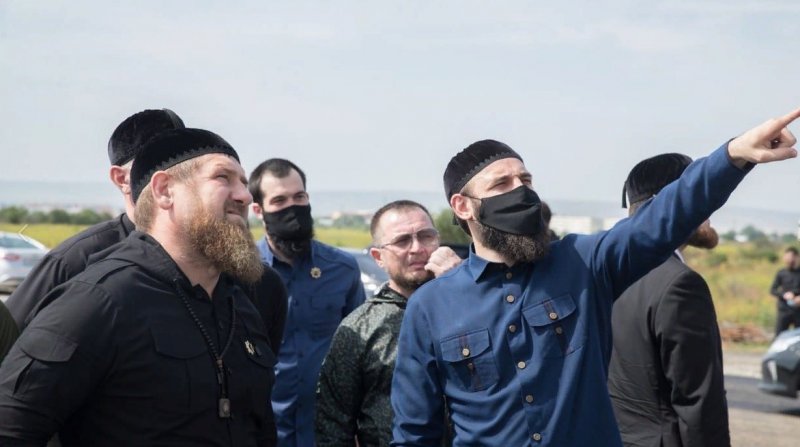 ЧЕЧНЯ. Р. Кадыров проверил строительство въездной арки в Грозный
