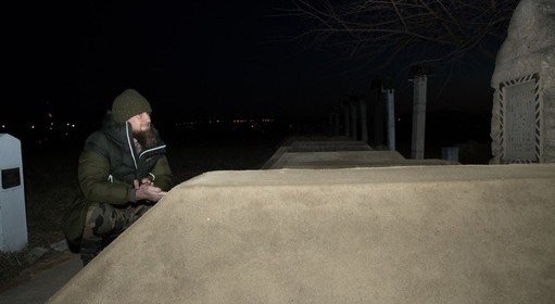 ЧЕЧНЯ. Рамзан Кадыров вместе с соратниками посетил могилу Первого Президента ЧР