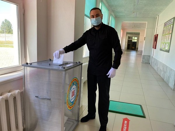 ЧЕЧНЯ. Шамсаил Саралиев проголосовал на выборах по поправкам к Конституции РФ