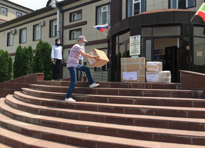 ЧЕЧНЯ. Участники акции #МыВместе в Чечне передали средства индивидуальной защиты в клиническую больницу № 3 в Грозном