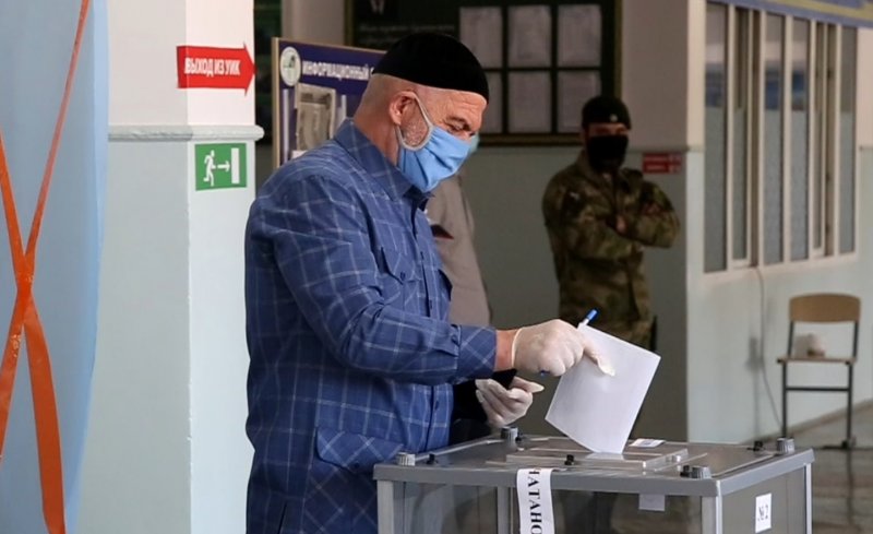 ЧЕЧНЯ. В Грозном продолжается досрочное голосование по поправкам в Конституцию Российской Федерации.