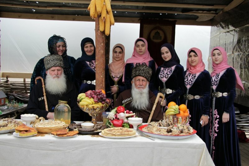 ЧЕЧНЯ. Застольные традиции чеченцев