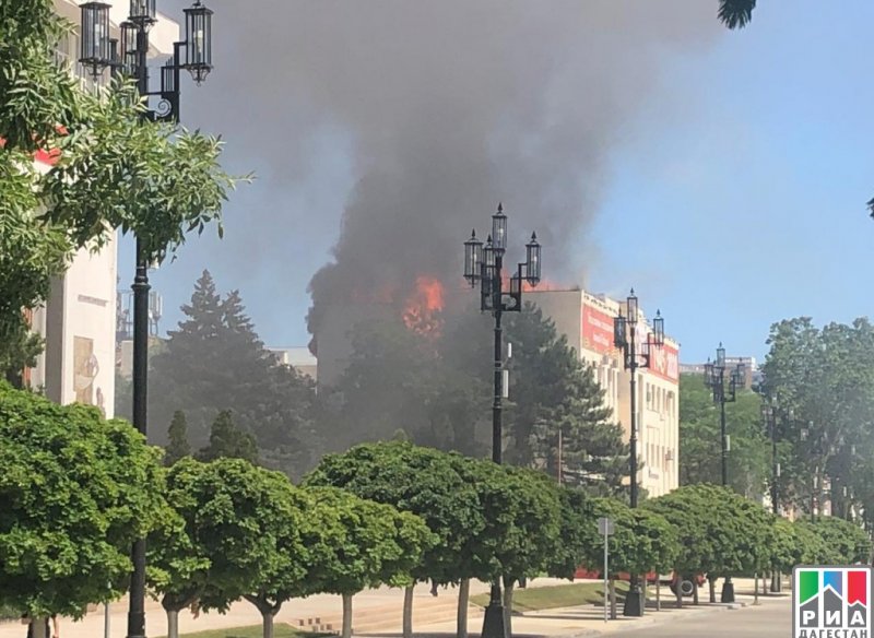 ДАГЕСТАН. Пожар произошел в здании «Ростелеком» в Махачкале