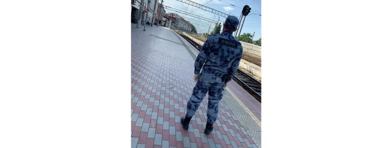 ДАГЕСТАН.Сотрудник дагестанского ОМОН на транспорте Росгвардии задержал наркоторговца