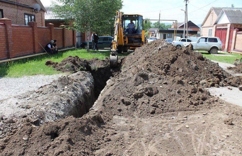 ИНГУШЕТИЯ. По ул. Красноармейская ведутся работы по устройству новой канализационной линии