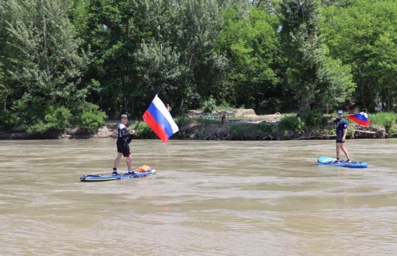 СТАВРОПОЛЬЕ. Спортсмены-экстремалы Невинномысска поздравили горожан с Днем России