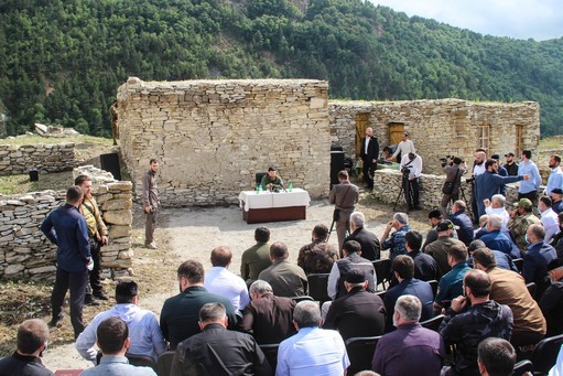 ЧЕЧНЯ. Рамзан Кадыров провел совещание в древнем селении Хой