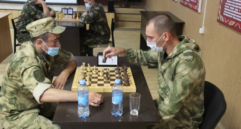 ЧЕЧНЯ. В ОГВ(с) на Сев. Кавказе прошел шахматный турнир, приуроченный к Международному дню шахмат.