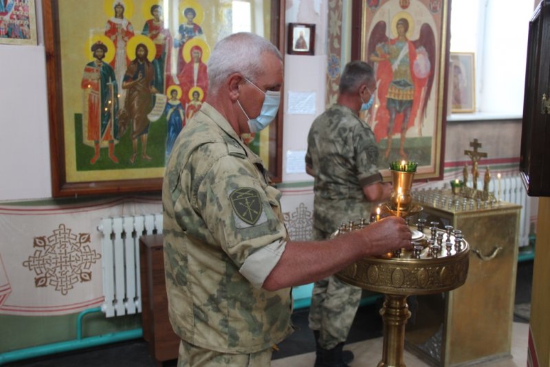 ЧЕЧНЯ. Военнослужащие ОГВ(с) приняли участие в литургии, посвященной небесному покровителю войск национальной гвардии