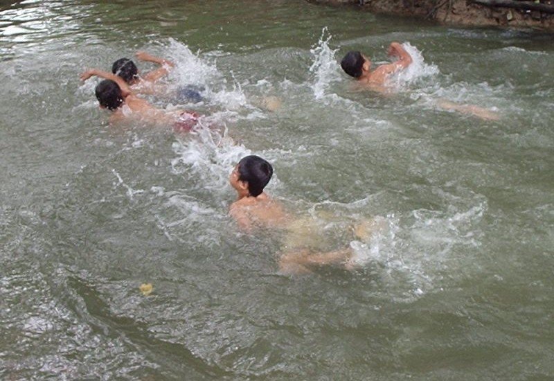 АДЫГЕЯ. Полиция убедительно просит не оставлять детей без присмотра во время купания в водоемах
