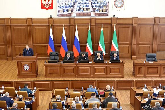 ЧЕЧНЯ.  На заключительном пленарном заседании весенней сессии парламент принял 10 законов ЧР