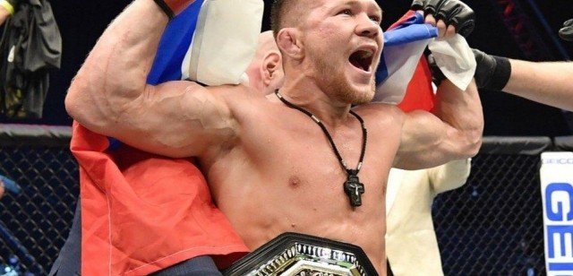 ЧЕЧНЯ. Петр Ян стал чемпионом UFC в легчайшем весе в рамках номерного турнира в Абу-Даби