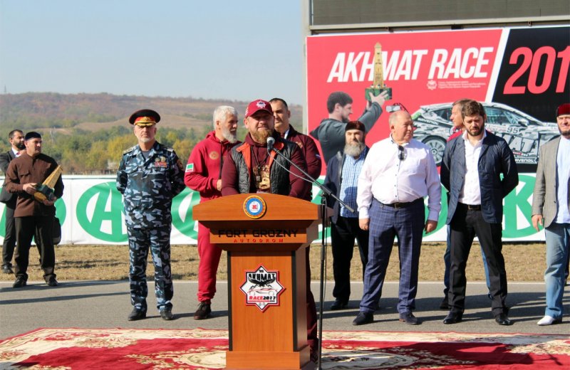 ЧЕЧНЯ. Р. Кадыров поздравил с победой пилотов AKHMAT Racing Team 