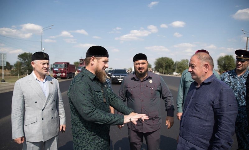 ЧЕЧНЯ. Р. Кадыров проверил ремонтные работы дорожного полотна на участке Грозный - Аргун