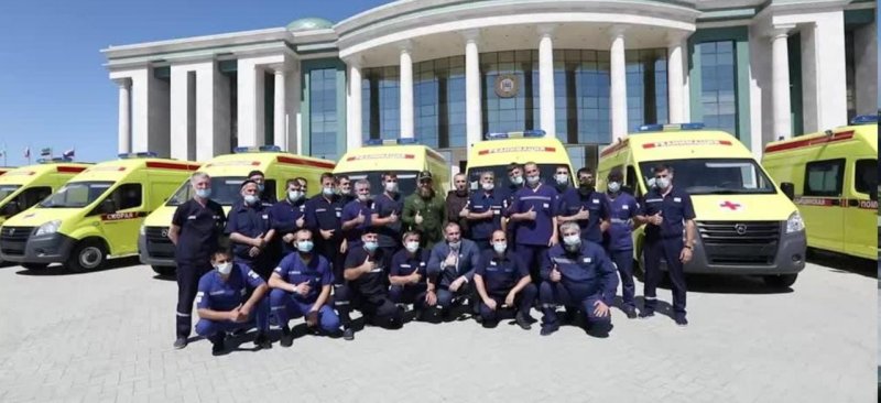 ЧЕЧНЯ. Рамзан Кадыров вручил ключи от 22 машин Республиканской станции скорой помощи