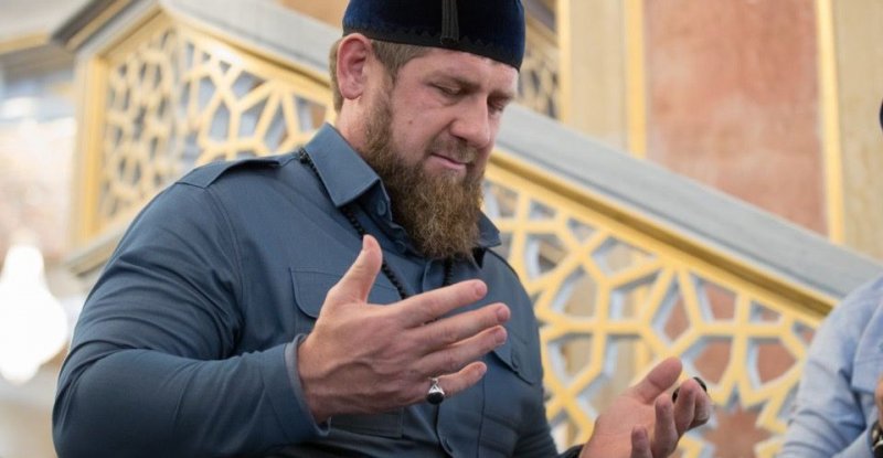ЧЕЧНЯ. Рамзан Кадыров выразил соболезнования в связи со смертью Абдулманапа Нурмагомедова