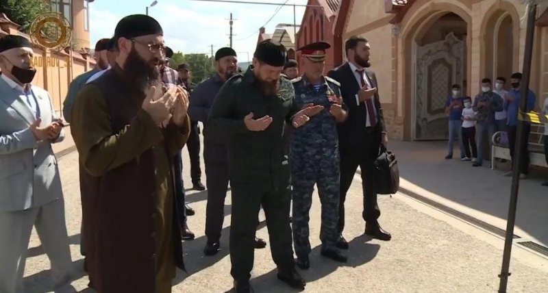ЧЕЧНЯ. Рамзан Кадыров выразил соболезнования в связи со смертью Усмана Оздамирова