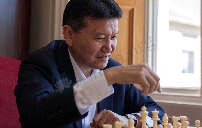 КАЛМЫКИЯ. Поздравление Кирсана Илюмжинова с Международным днем шахмат (ФОТО)