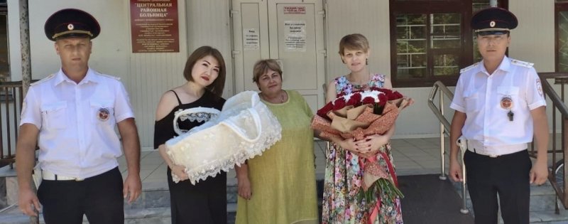 КБР. Автоинспекторы Кабардино-Балкарии помогли оперативно доставить беременную женщину в роддом
