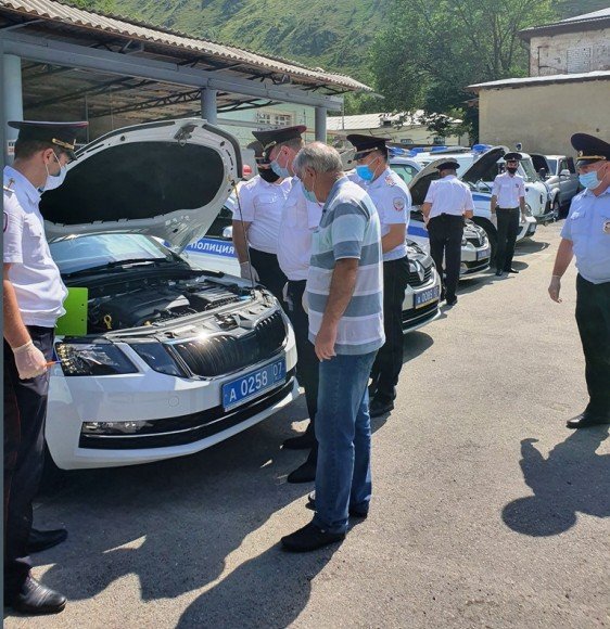 КБР. В Эльбрусском районе прошел строевой смотр служебного автотранспорта отдела полиции