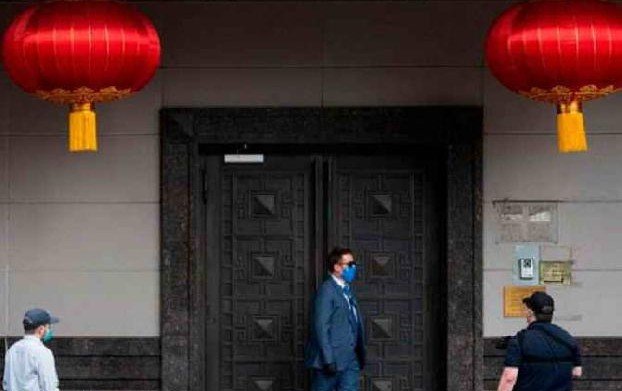 Китайские дипломаты освободили генконсульство КНР в Хьюстоне