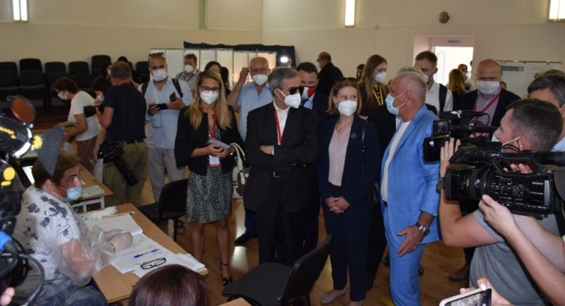 КРЫМ. Международные эксперты посетили избирательные участки в Симеизе, Алупке и Ялте