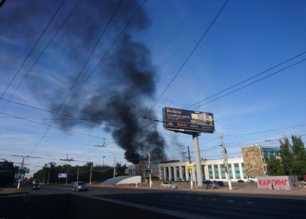 ВОЛГОГРАД. В Волгограде тушат пожар на тракторном заводе
