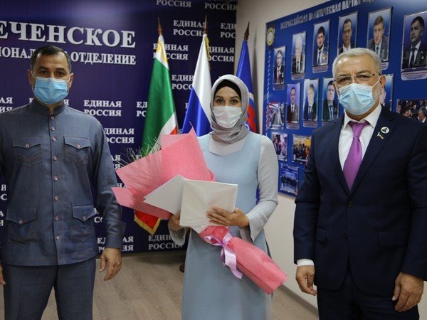 ЧЕЧНЯ. Герои в масках: церемония вручения благодарственных писем волонтерам Волонтерского центра Чеченской Республики