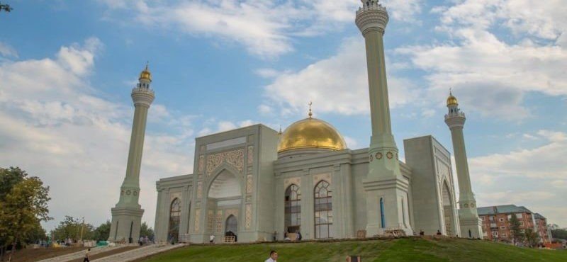 ЧЕЧНЯ. Глава ЧР высоко оценил качество работ по возведению центральной мечети поселка Ойсхара