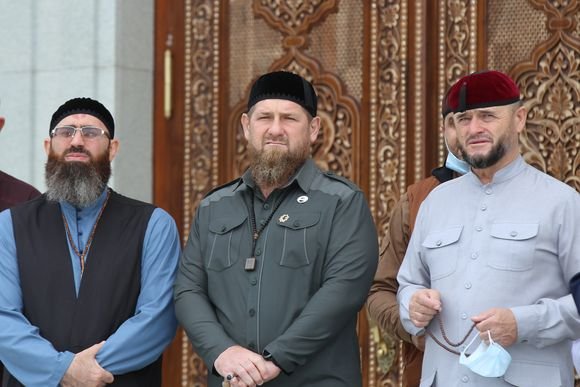 ЧЕЧНЯ.  В п. Ойсхара открыли мечеть им. известного религиозного деятеля Сулима Кадырова