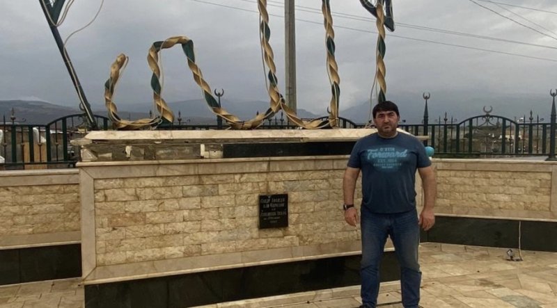 ЧЕЧНЯ. Житель Дагестана провел обряд жертвоприношения и переименовал улицу в честь Ахмата-Хаджи Кадырова