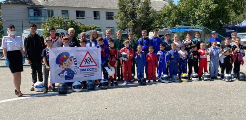КБР. Участники межрегиональных соревнований по картингу в Кабардино-Балкарии выступили за сохранение жизней на дорогах