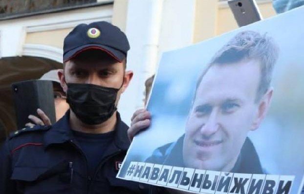 Правоохранительные органы отрицают обнаружение яда в организме Навального
