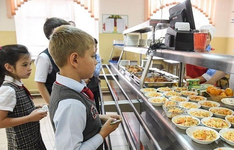 РОСТОВ. Бесплатным горячим питанием обеспечат 100% младших школьников Ростовской области