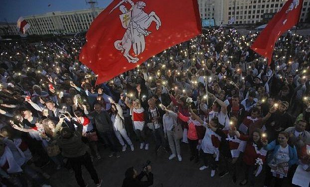 В Минске проходит марш новой Беларуси