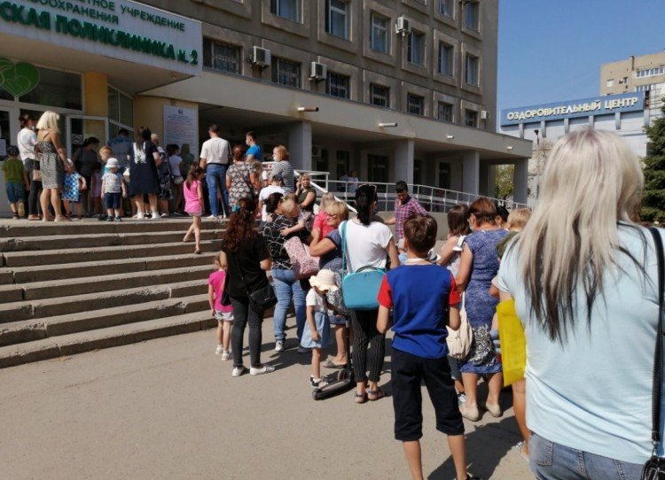 ВОЛГОГРАД. В Волгоградской области поликлиники спасли от очередей и подготовились к вакцинации