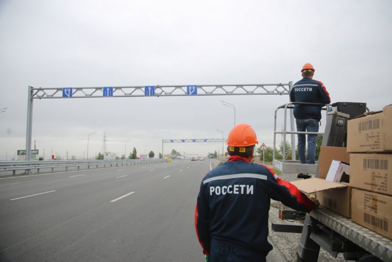 ЧЕЧНЯ. «Чеченэнерго» установило порядка 700 фонарей на трассе «Грозный-Аргун»