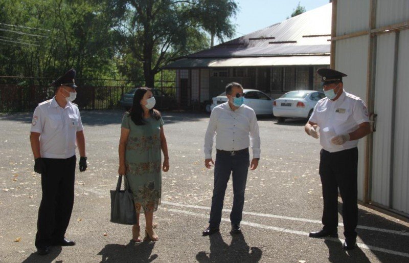 АДЫГЕЯ. В Тахтамукайском районе Адыгеи общественность ознакомилась со спецификой оказания полицией гражданам госуслуг