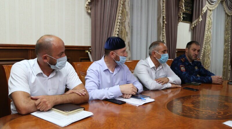 ЧЕЧНЯ.  На совещании в мэрии Аргуна обсудили реализацию нацпроекта «Безопасные и качественные автомобильные дороги»