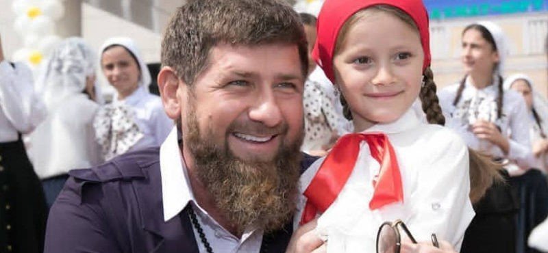 ЧЕЧНЯ. Рамзан Кадыров поздравил школьников с Днем знаний