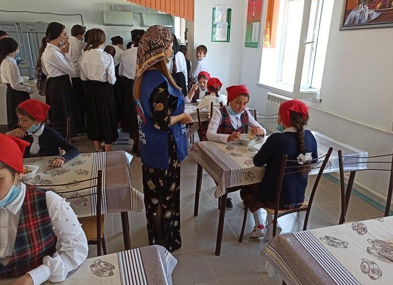 ЧЕЧНЯ. В 200 школах ЧР проверили организацию горячего питания