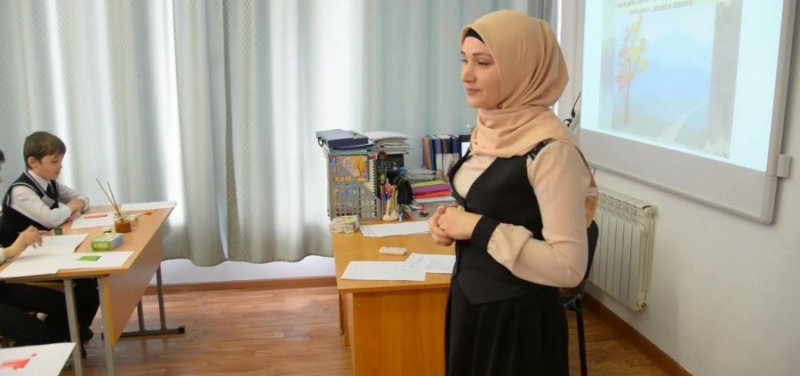 ЧЕЧНЯ. В Чеченской Республике 927 учителей получили порядка 7 млн рублей социальной помощи