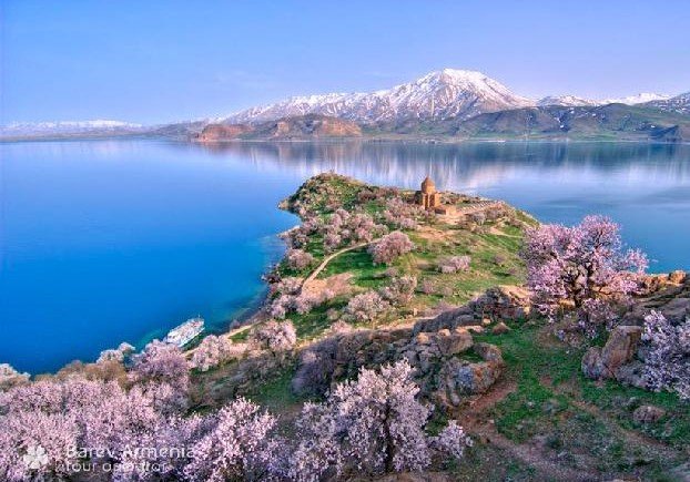 Глобальное потепление существенно повлияло также на уровень воды в озере Ван