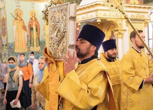 КЧР. Архиепископ Феофилакт совершил литургию в Спасском кафедральном соборе