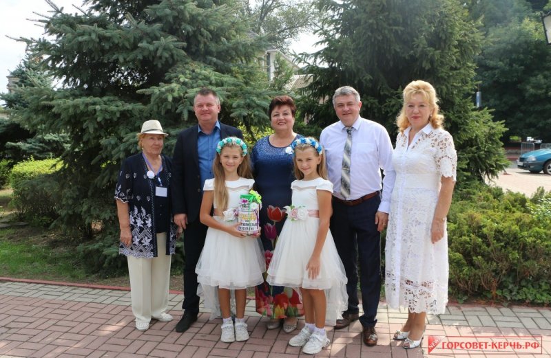 КРЫМ. В Керчи проходит акция благотворительности и милосердия «Белый цветок»